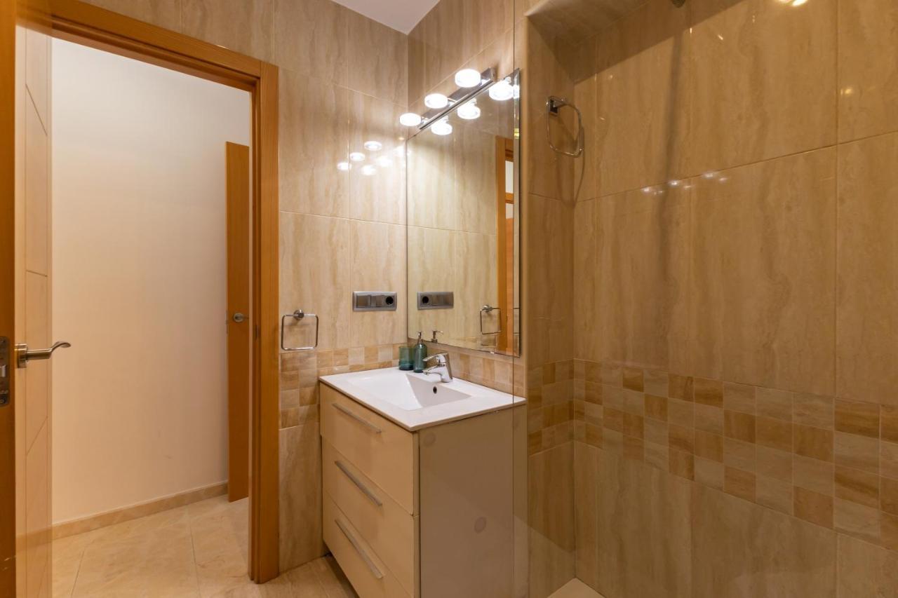 Charming 3 Bedroom Apartment At Triana Center By Oui Sevilla Exterior foto
